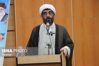 ملت ایران همچنان پای انقلاب ایستاده‌اند