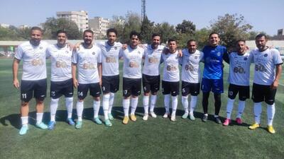 ستارگان استقلال و پرسپولیس برای ۱۱۰۰ کودک لوازم التحریر خریدند