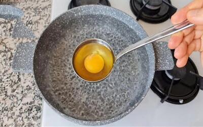 دیگه تخم مرغ سرخ نکنید/ طرز تهیه تخم مرغ عسلی بدون نیاز به روغن و ماهیتابه