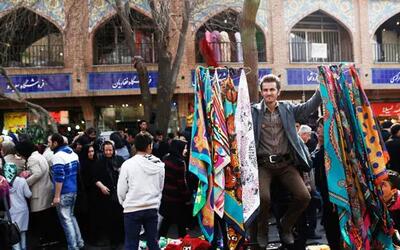آیینی، شهردار منطقه ۱۲: راه‌حل ساماندهی دستفروشی در تهران، ایجاد بازارهای رسمی ارزان‌فروشی است/ برخورد فیزیکی با دستفروشان شهرستانی جواب نمی‌دهد