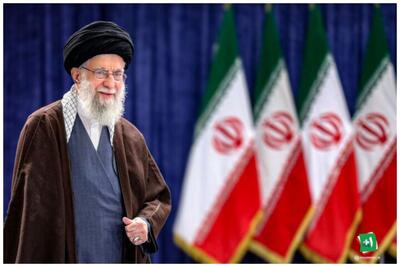 ماجرای گفتگوی خبرنگار آمریکایی با آیت‌الله خامنه ای در جریان سفر به آمریکا/ زبان فارسی باید در سازمان ملل طنین‌انداز شود