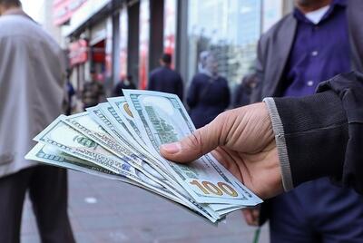 دلار تا ۱۱۲ هزار تومان در بازار آزاد فروخته شد؛ یورو هم به ۱۳۰ هزار رسید