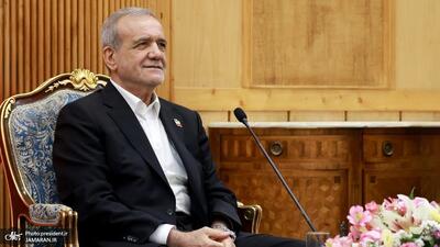 پزشکیان: آمریکا ایران ذلیل و ضعیف می‌خواهد/ در مذاکره با اروپایی‌ها قبول کردیم که بازرسان آژانس بیایند، گفتیم آماده‌ایم در مورد اورانیوم‌های غنی‌شده شفاف‌سازی کنیم اما بازهم بهانۀ جدید ‌آوردند
