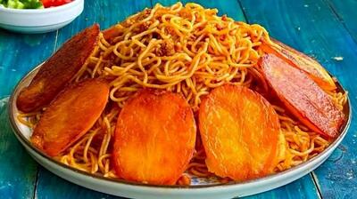 طرز تهیه ماکارونی با گوشت تکه ای و ته‌ دیگ سیب‌زمینی