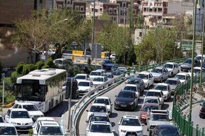 ترافیک سنگین صبحگاهی در معابر منتهی به مراکز آموزشی مشهد