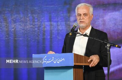 نخستین ربات پهپاد آتش‌نشان در اصفهان رونمایی می‌شود