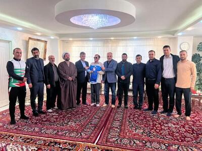 تجلیل از جانباز ۷۰ درصد حاج خسرو سلیمی، در هفته دفاع مقدس توسط پتروشیمی تبریز