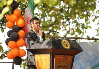 استقبال گردشگران از جشنواره طلای سبز در ثمرین - تسنیم