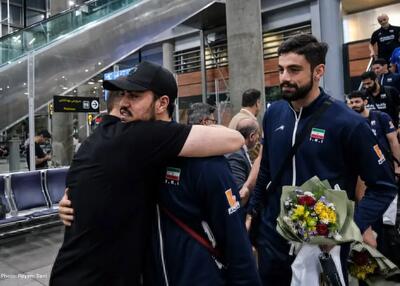 شریفی برگشت اما به تهران نرسید(عکس)