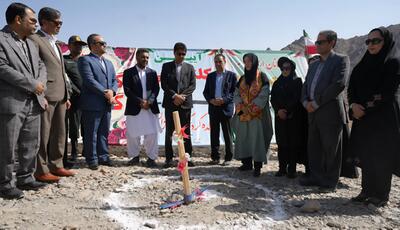کلنگ‌زنی یک طرح گردشگری در زاهدان