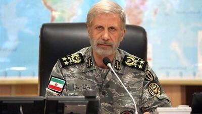 سرلشکر حاتمی: دشمن را زیر نظر داریم/ با هر اشتباه او به شدت برخورد می‌کنیم