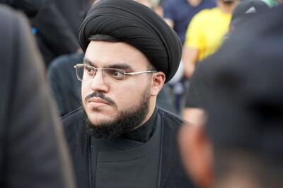چهره غمگین پسرِ سیدحسن نصرالله در مراسم پدرش