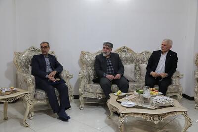 معاون توسعه ورزش قهرمانی با خانواده شهیدان مدواری دیدار کرد