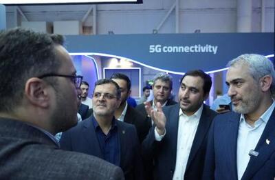 بازدید وزیر اقتصاد از غرفه همراه اول در الکامپ ۱۴۰۴