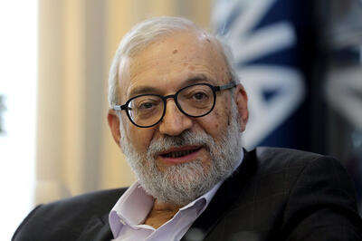 محمدجواد لایجانی: ترور دانشمندان خطر مهمی برای بشریت است