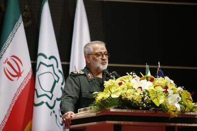 ایران در ساخت تجهیزات پیشرفته نظامی از هیچ کشوری اجازه نخواهد گرفت