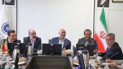 مشکلات بنگاه‌های کوچک و متوسط در تامین مالی، فروش و بازاریابی، تامین نیروی انسانی، تجهیزات و ارز | این بنگاه‌ها محور کار کمیسیون صنعت قرار می‌گیرند