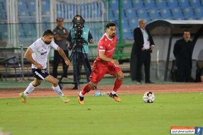 هوادار پرسپولیس : چرا فرشاد احمدزاده به جای میلاد محمدی باید دفاع چپ بازی کند ؟