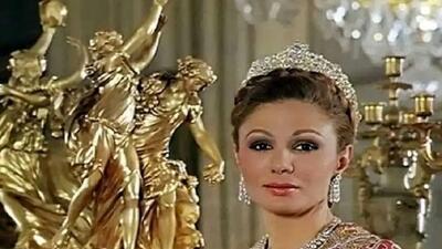 کفش های سلطنتی و گران قیمت فرح پهلوی با برند دیور در دیدار با کندی/ زندگی لوکس با ریخت و پاش از بیت المال