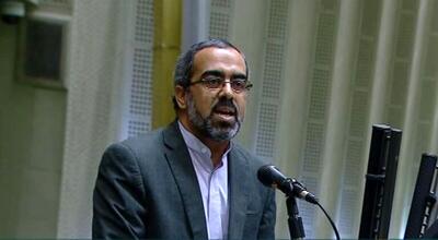 ایزدخواه: رئیس‌جمهور باید فراخوان عمومی بدهد/ می‌توانیم نرخ دلار را به کمتر از شرایط زمان جنگ بازگردانیم/ با مدیران متخلف، برخورد قضائی شود