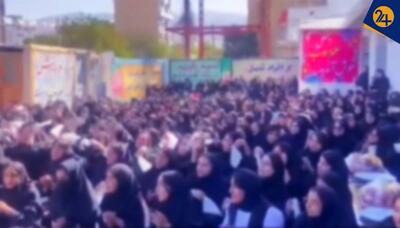 چرا شادی دانش آموزان قانون شکنی است؟ | فرزانه ترکان: رئیس جمهور باید با وزیر و مدیرکل آموزش و پرورش استان برخورد کند | با میدان دادن به تندروها تجربه مهسا امینی را تکرار نکنید
