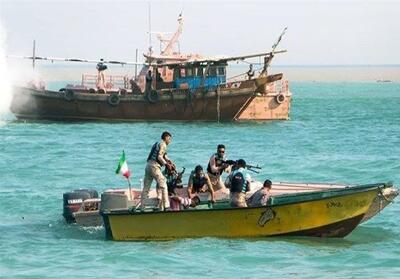 کشف بیش از 30 هزار لیتر گازوئیل در آب‌های بندرعباس - تسنیم