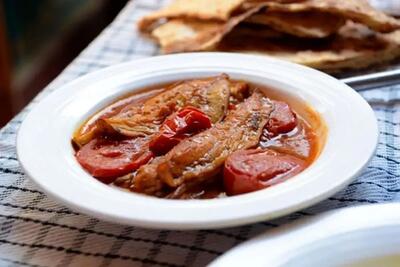 طرز تهیه خوراک گوجه بادمجان ساده با طعمی بی‌نظیر