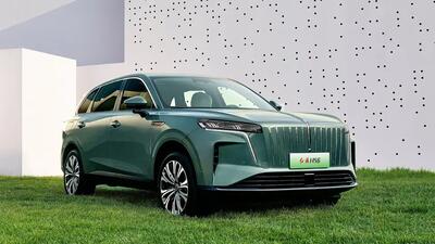 هونگچی HS6 رونمایی شد