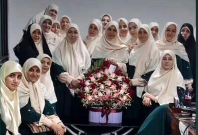 پوشش متفاوت کارکنان یک مدرسه دخترانه خبرساز شد