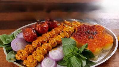 طرز تهیه جوجه کباب رستورانی/ روش مزه دار کردن مخفی سراشپز!