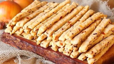 طرز تهیه کراکر پیاز / کراکر خانگی سریع. آماده در عرض چند دقیقه