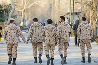 سرباز وظیفه شناس اشک همه را درآورد؛ درخواست عجیب سرباز از فرمانده + فیلم