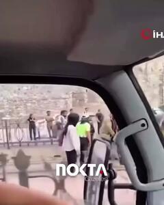 حواس‌پرتی خونین؛ لحظه هولناک زیر گرفتن پسر جوان توسط تراموا