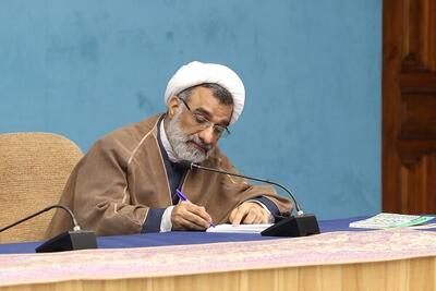 خسروپناه:الگوی نوین حکمرانی فناوری در تولید داروی گیاهی ایجاد شد 