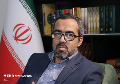 ایزدخواه: مشروط کردن اقتصاد کشور به اسنپ بک و تحریم‌ها کار غلطی است