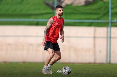 هافبک پرسپولیس از ترکیب اصلی دور شد! - پارس فوتبال