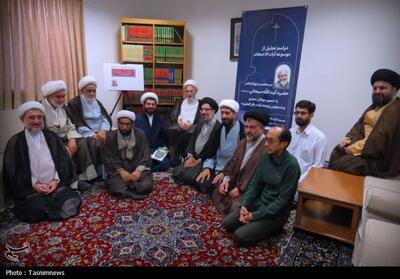 برگزاری مراسم تجلیل از موسوعه   آیات‌الأحکام   در حضور آیت‌الله سبحانی+ تصویر - تسنیم