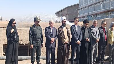 آغاز بکار کارخانه چغندر قند فیروزه با حضور جمعی از مسئولان در هفته دفاع مقدس + عکس