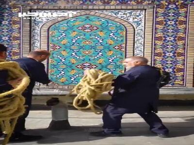 نصب کتیبه‌های ولادت امام عسکری (ع) در حرم مطهر رضوی