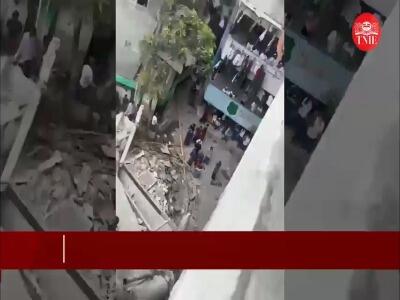 مدفون شدن ۶۵ دانش‌آموز براثر فروریختن مدرسه در اندونزی
