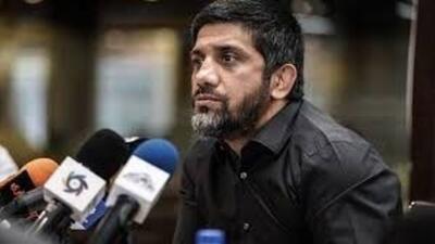 دبیر: دوگانه من، علیرضا دبیر و وطن‌فروش‌هاست / حتما با آنورآبی‌ها مرز دارم