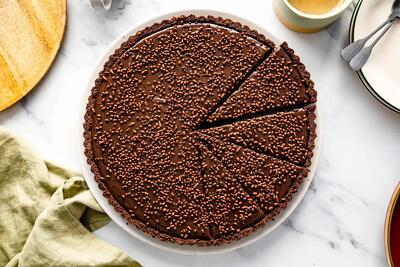 طرز تهیه کیک بریگادرو؛ نوعی کیک شکلاتی کافی شاپی