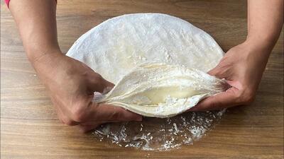 طرز تهیه بورک بدون پهن کردن خمیر / ۱۵ رول را همزمان پهن کنید