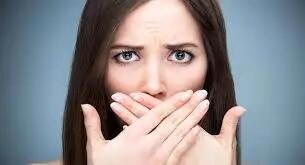 علت بوی بد دهان چیست؟| آیا فقط مسواک کافی است؟