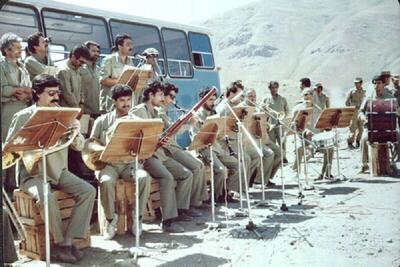 روایتی از اعزام خوانندگان به مناطق جنگی؛ نام هنرمندانی که ثبت نشد