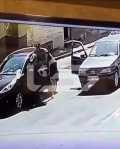 لحظه سرقت وحشیانه گردنبند زن جوان در بلوار فردوس