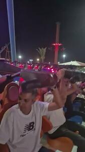 انرژی بالای عادل فردوسی‌پور پیش از استفاده از وسیله بازی در شهربازی!