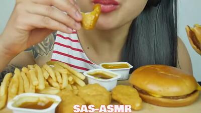 چالش غذا اسمر خوردن ناگت مرغ