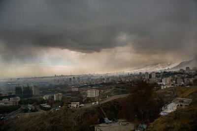 تهران در آستانه توفان: وزش باد شدید و بارش باران در پیش است