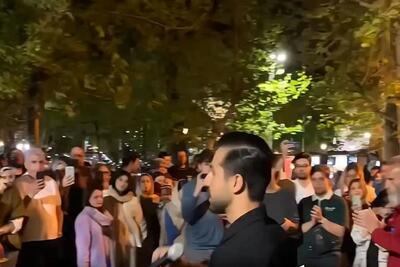 آواز احساسی؛ اولین کنسرت خیابانی دل ملتو پرپر کرد با آهنگ آرزومه مثل مور و ملخ ریختن